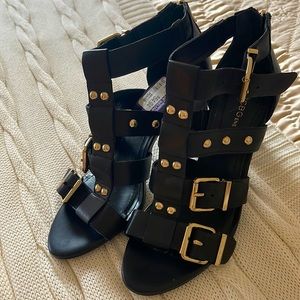 BCBG  black never used